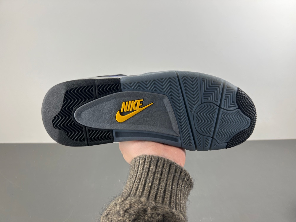 Air Jordan 4 Retro 