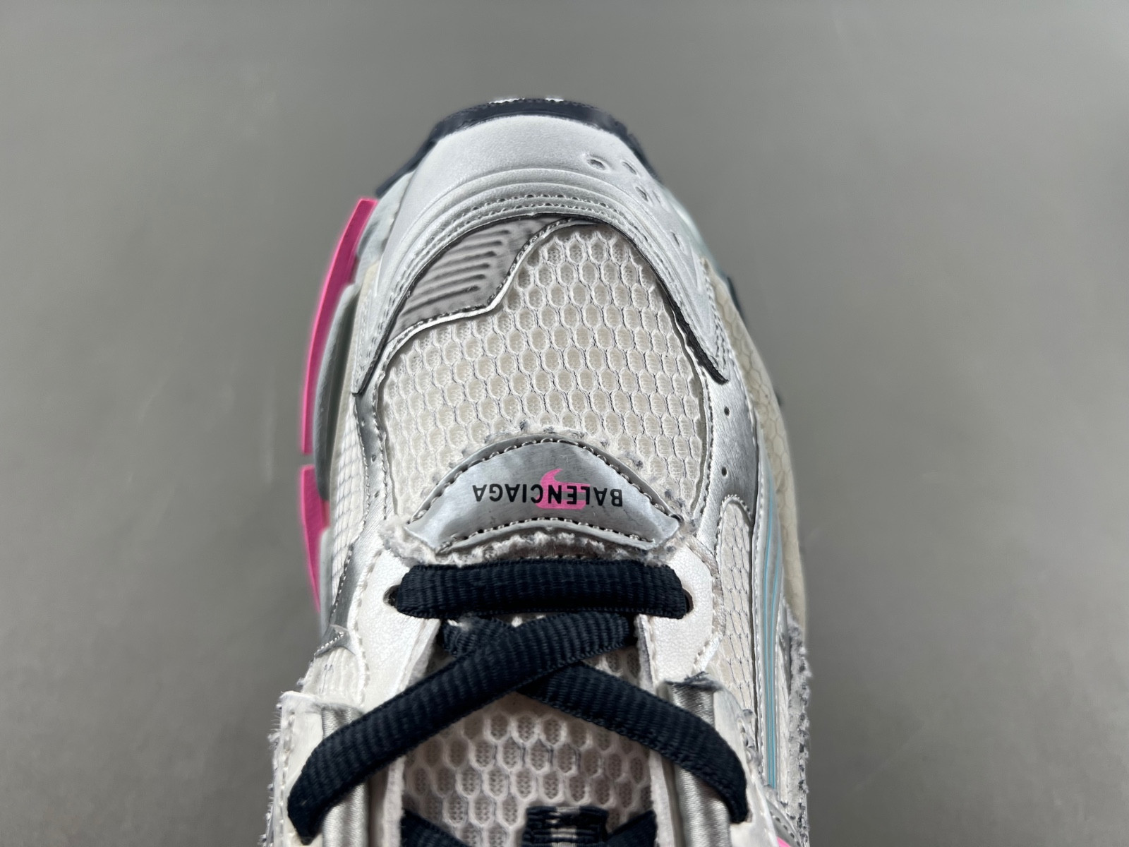 Ba1en*iaga runner sneaker in white/red/black