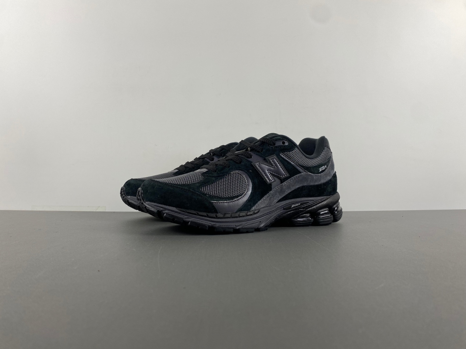 new Ba1an*e 2002r black dark grey men''s - m2002rbl
