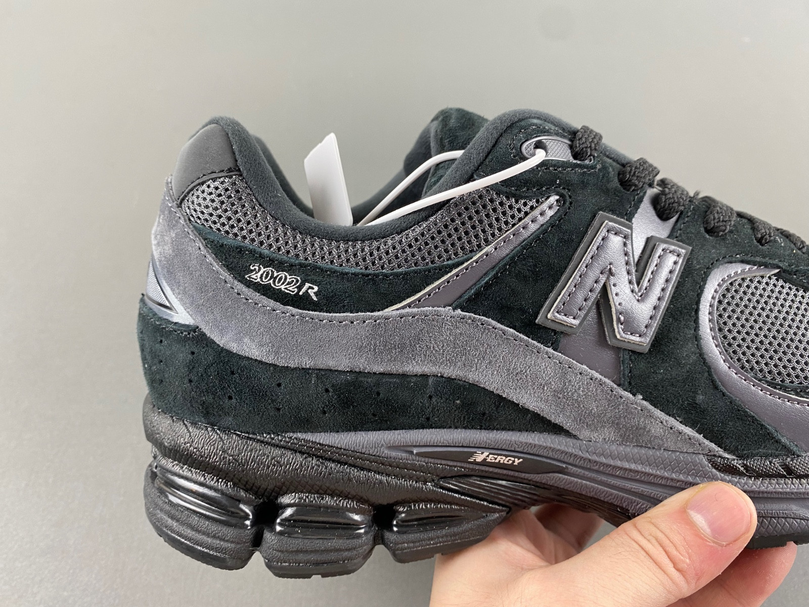 new Ba1an*e 2002r black dark grey men