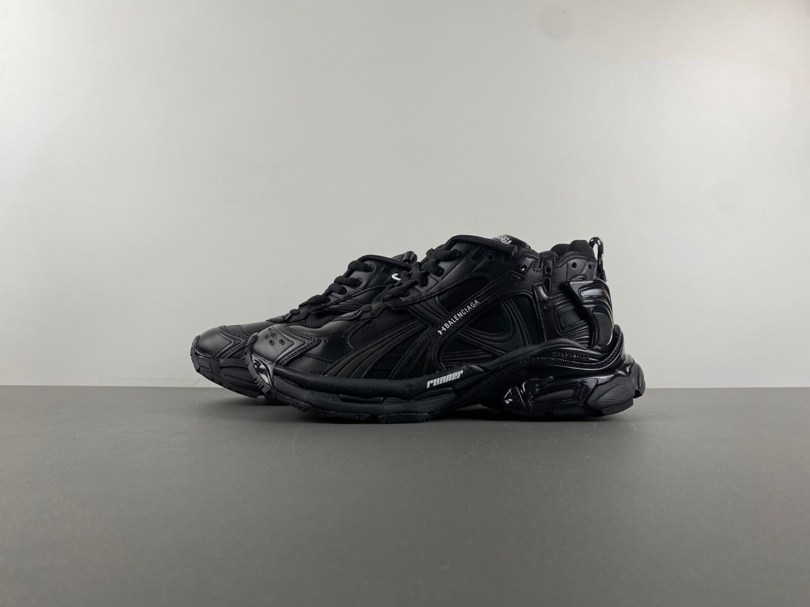 Ba1en*iaga runner sneaker