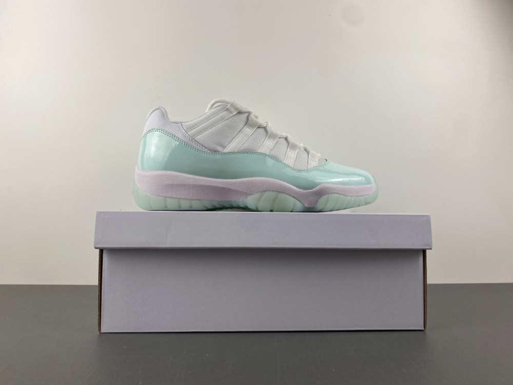 Air Jordan 11 Retro Low 