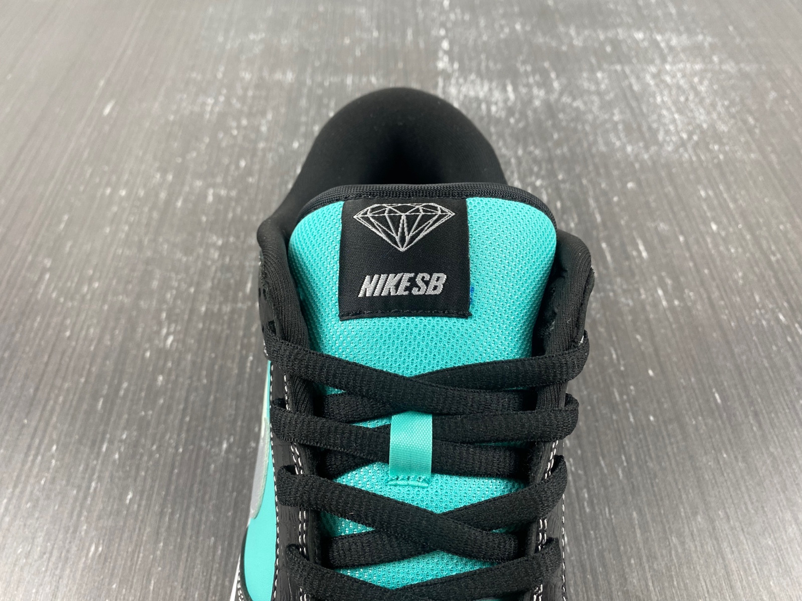 nike dunk sb low D1am0nd s*pply co. "t*f*ny" 304292-402