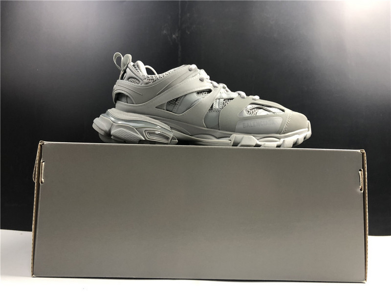 Ba1en*iaga track all grey