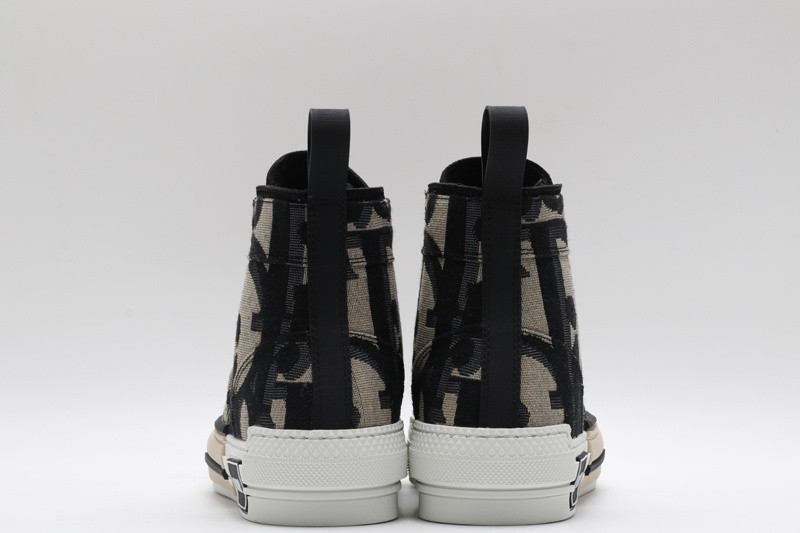 D10r b23 sneaker