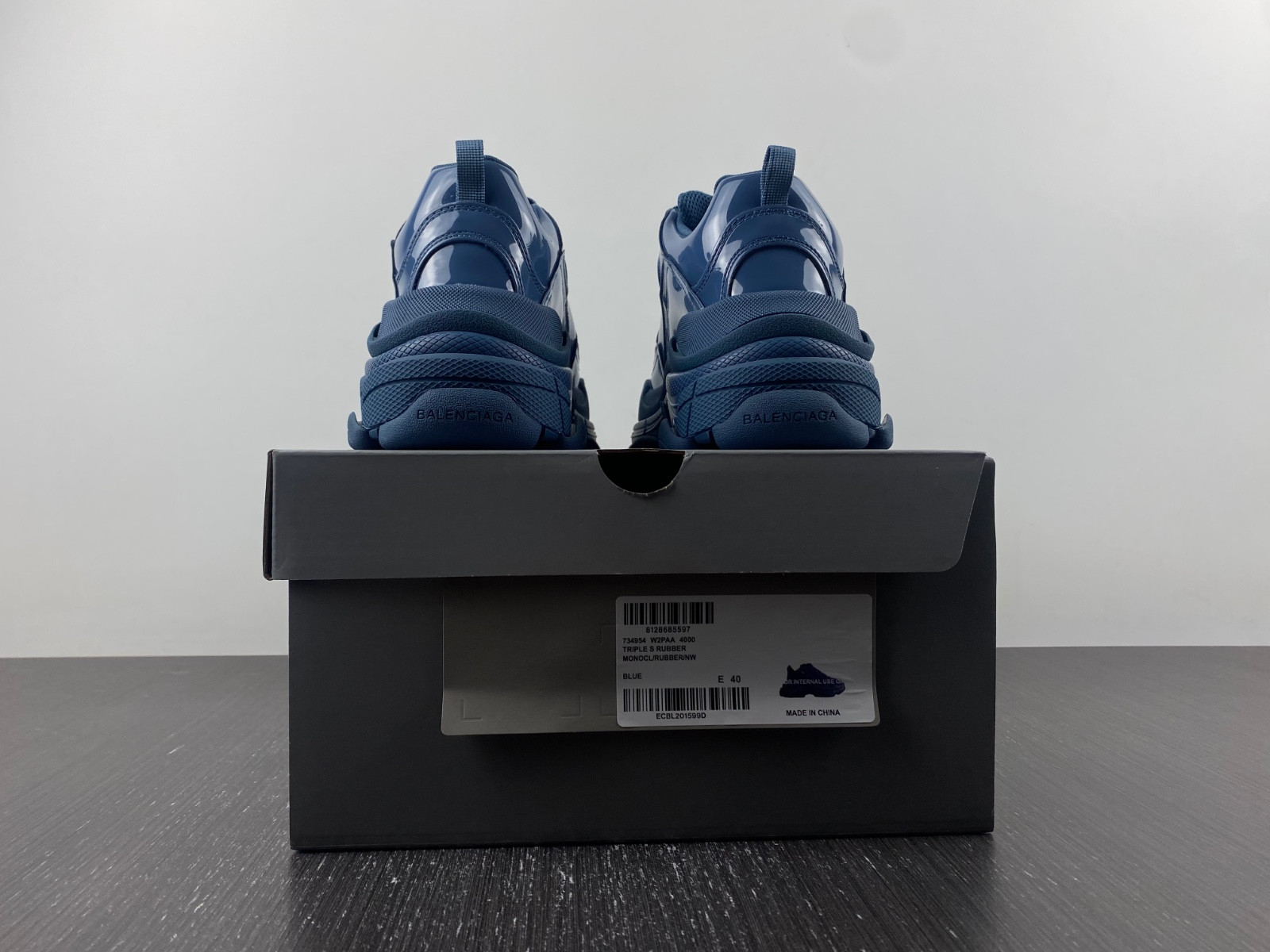 Ba1en*iaga triple s