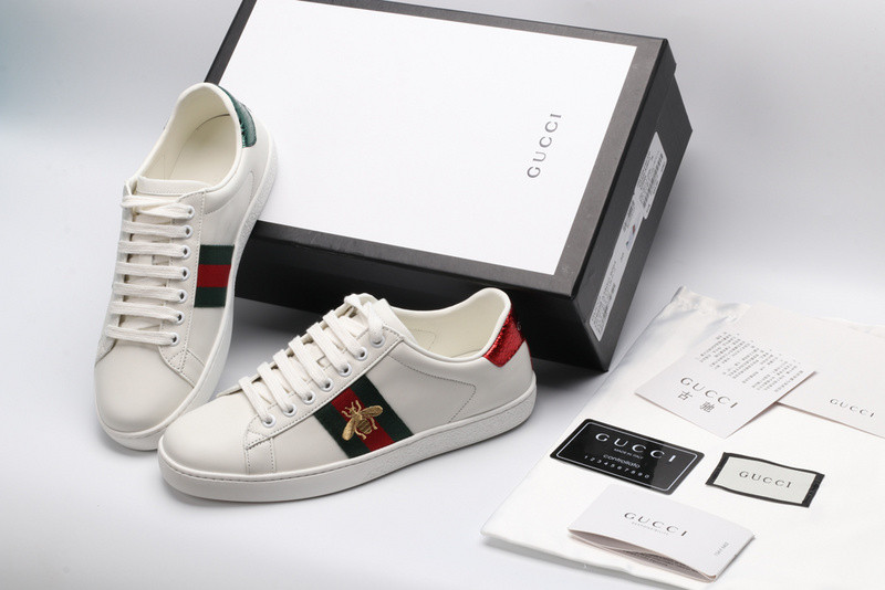 Gvc*1 ace embroidered low-top sneaker white with bee