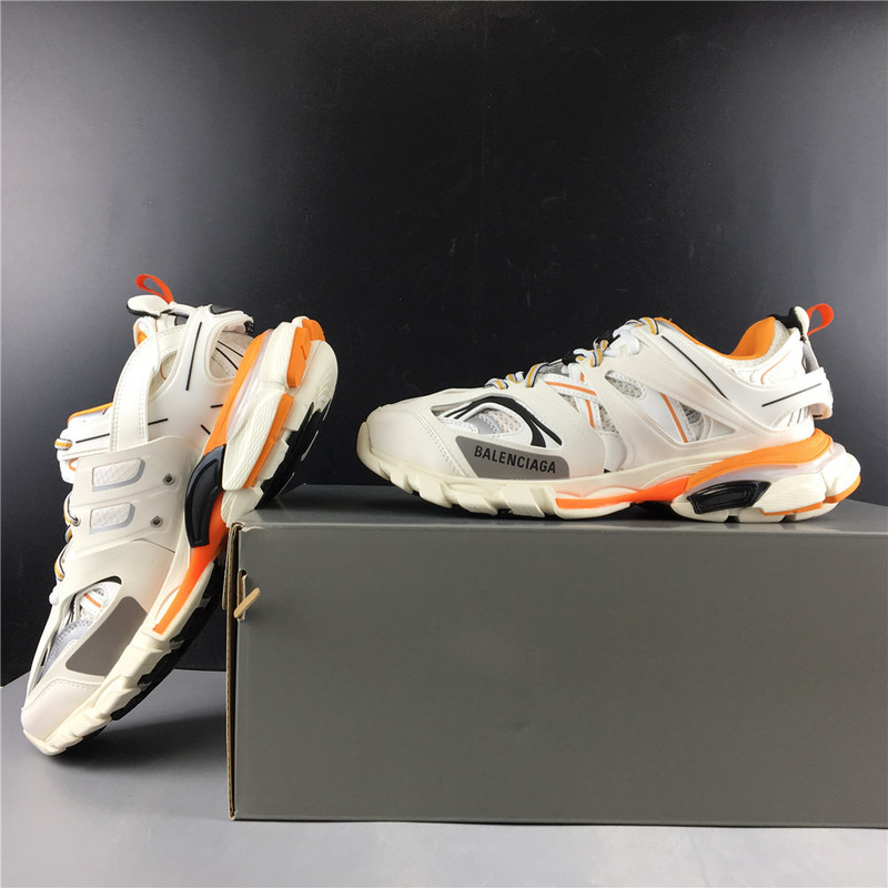 Ba1en*iaga 3.0 track trainer orange white with led