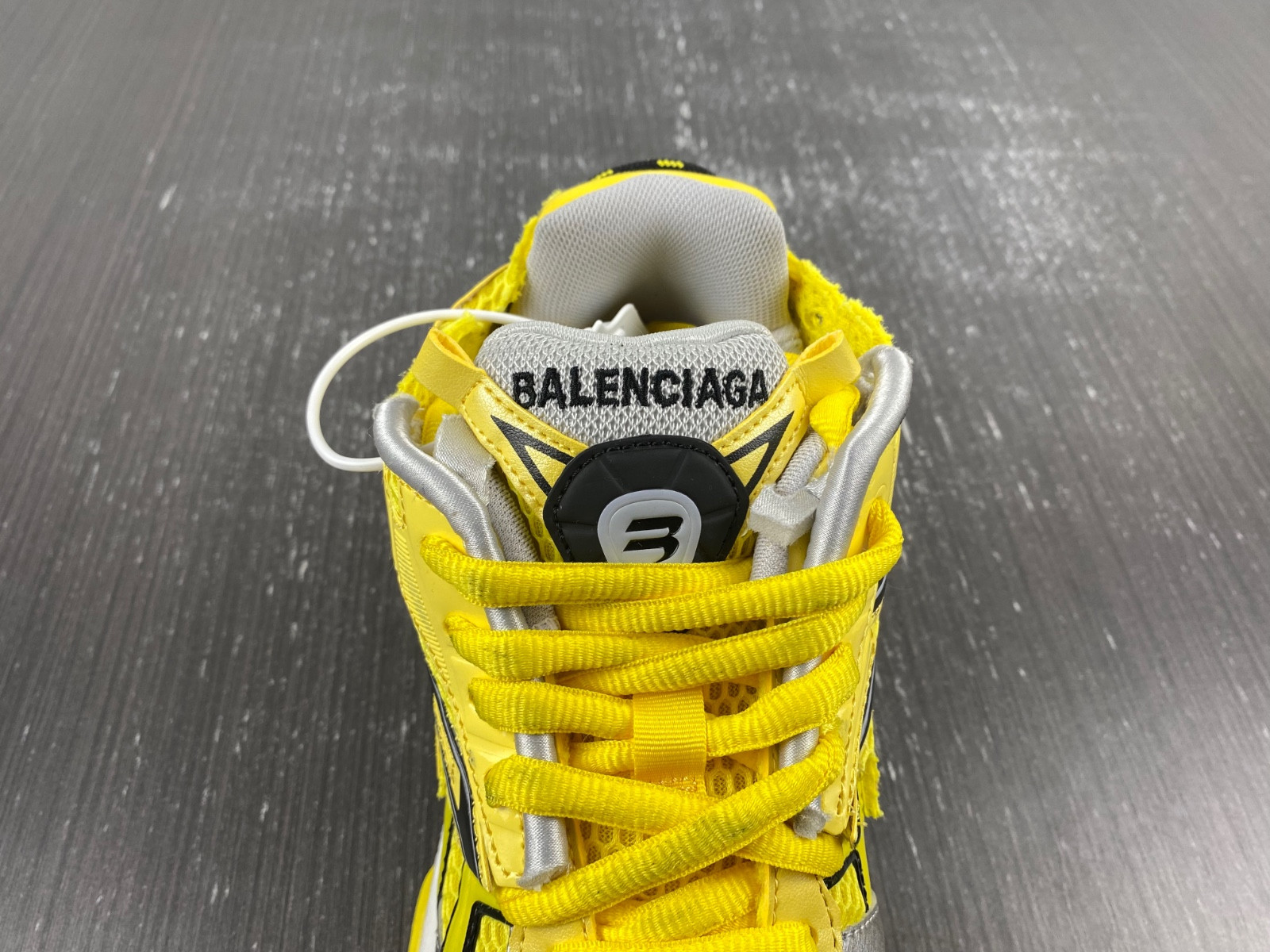 Ba*len*cia*ga runner sneaker