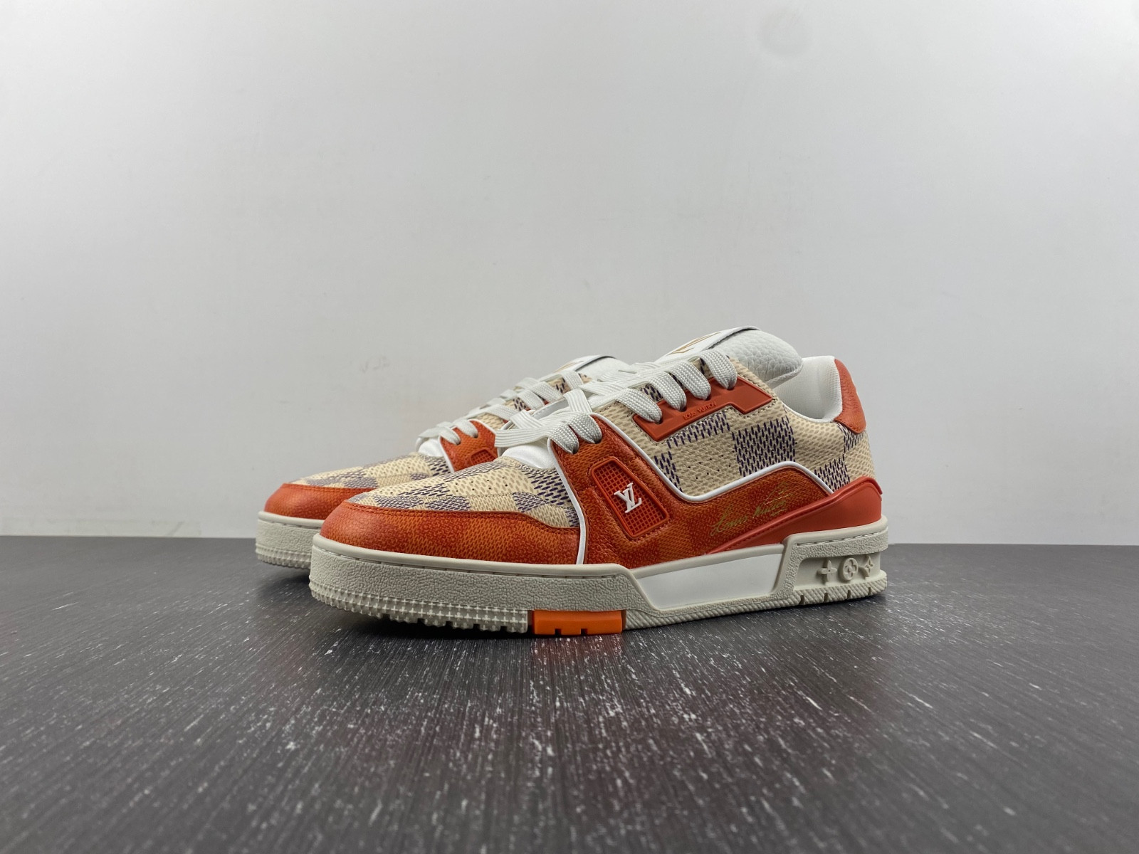 lwe sneaker