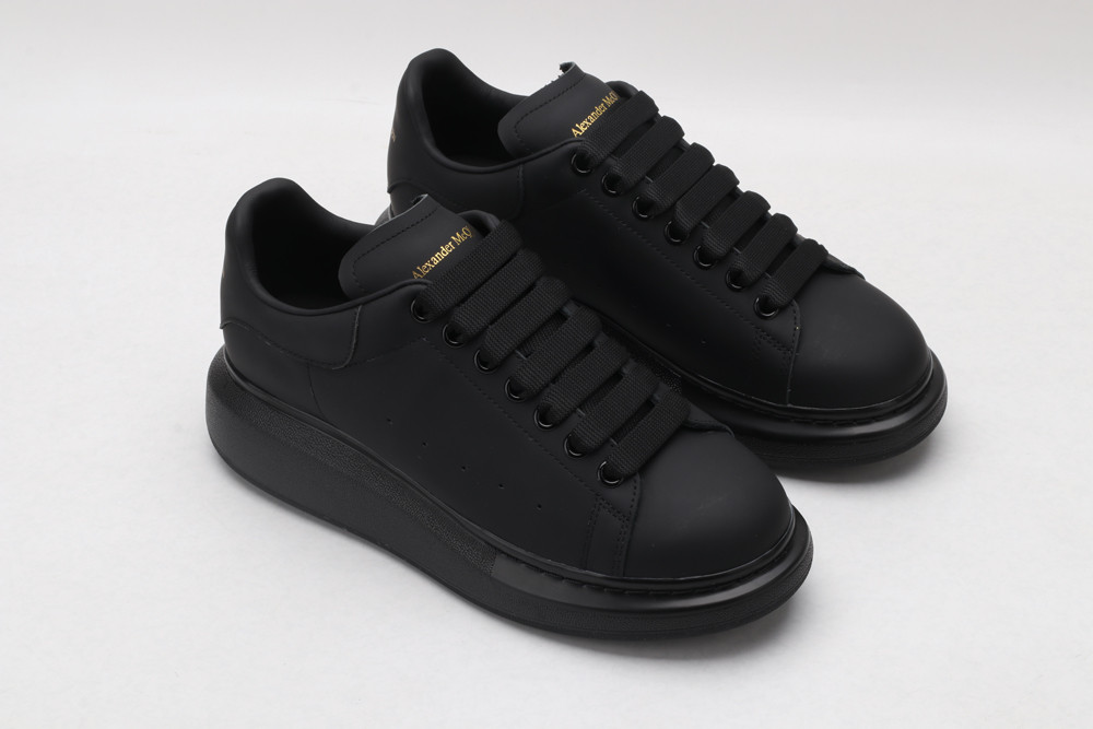 a1exa*der Mcqv*en all black