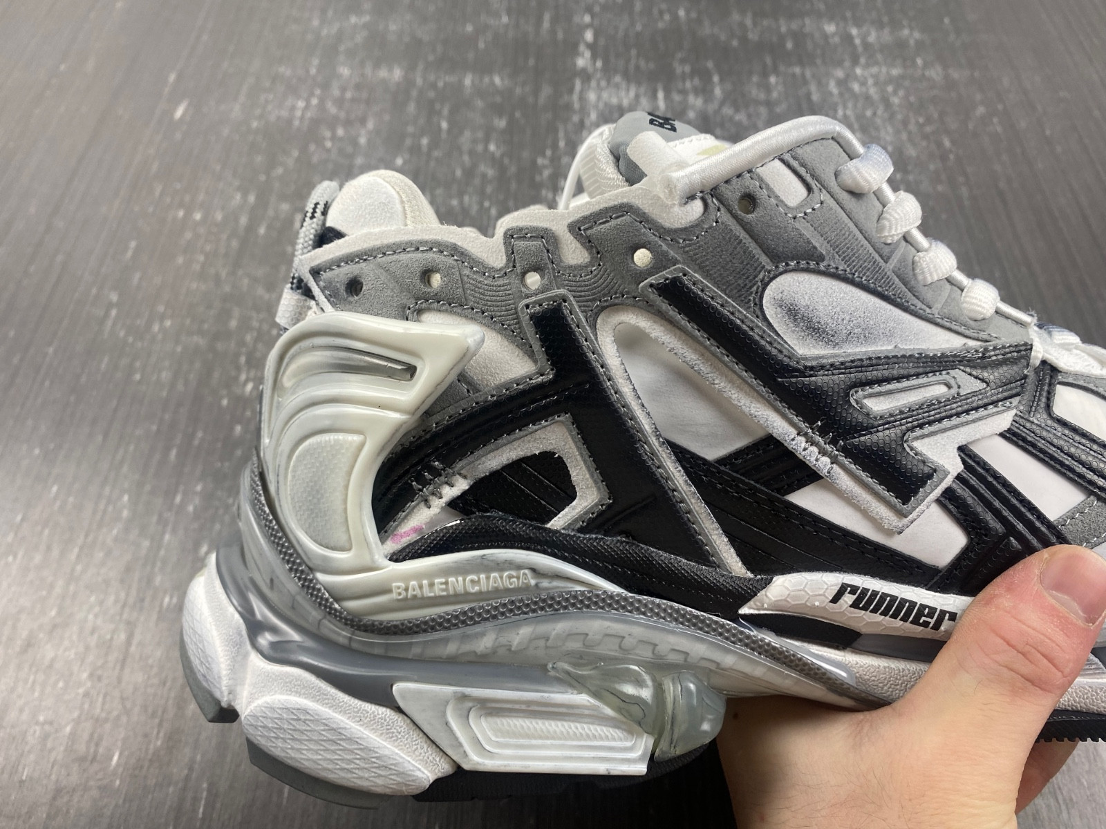 Ba*len*cia*ga runner sneaker