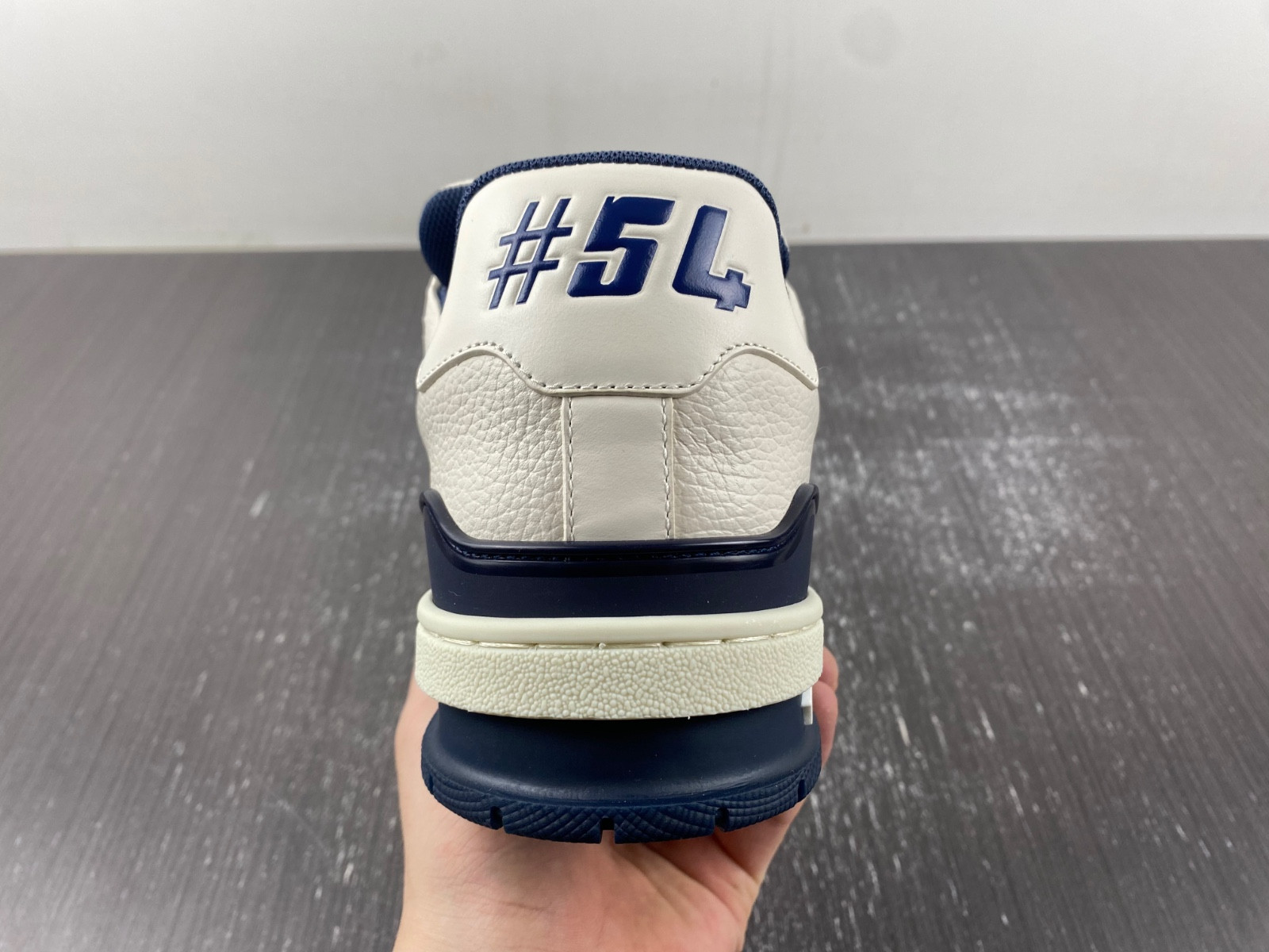 lwe sneaker