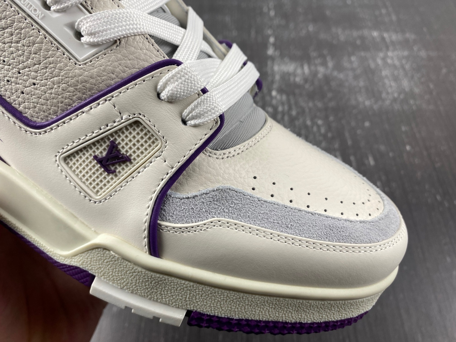 lwe sneaker