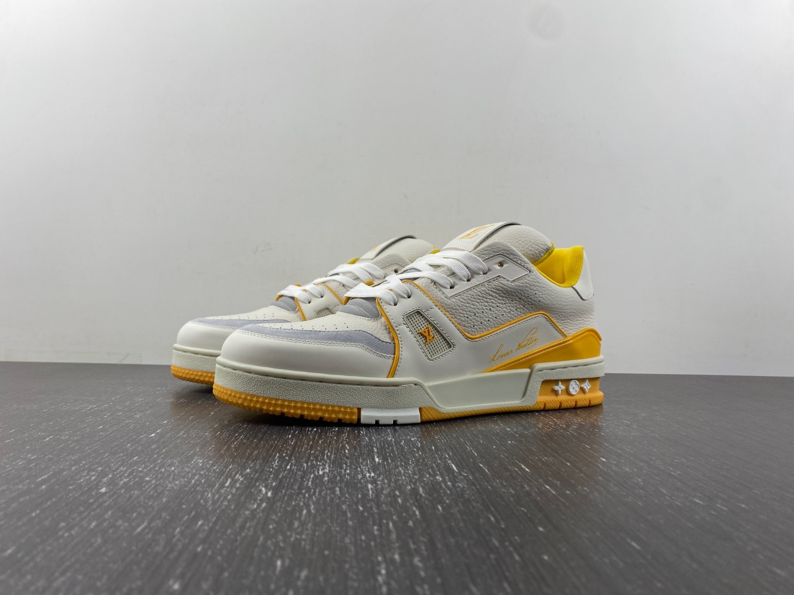 lwe sneaker