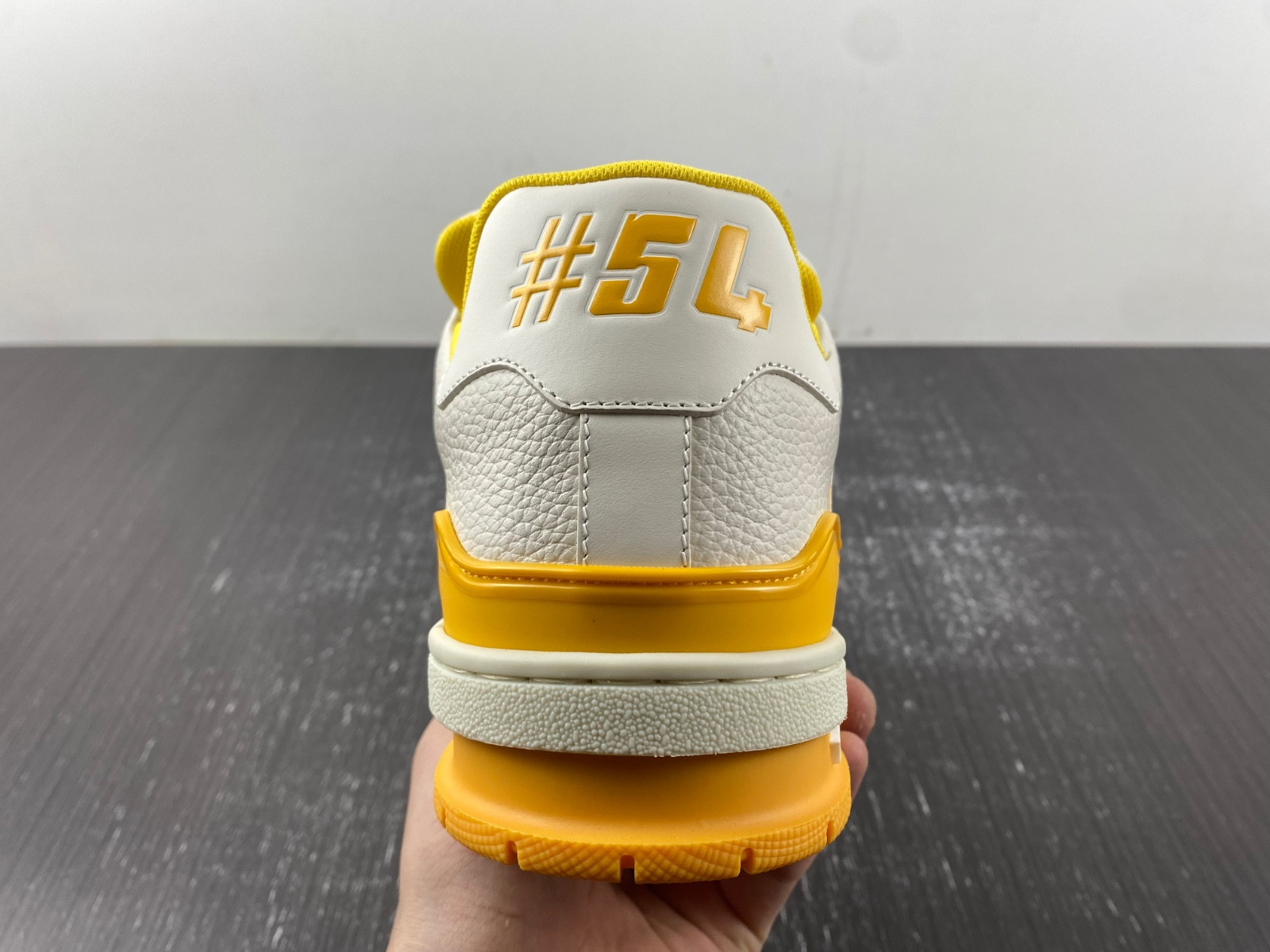 lwe sneaker