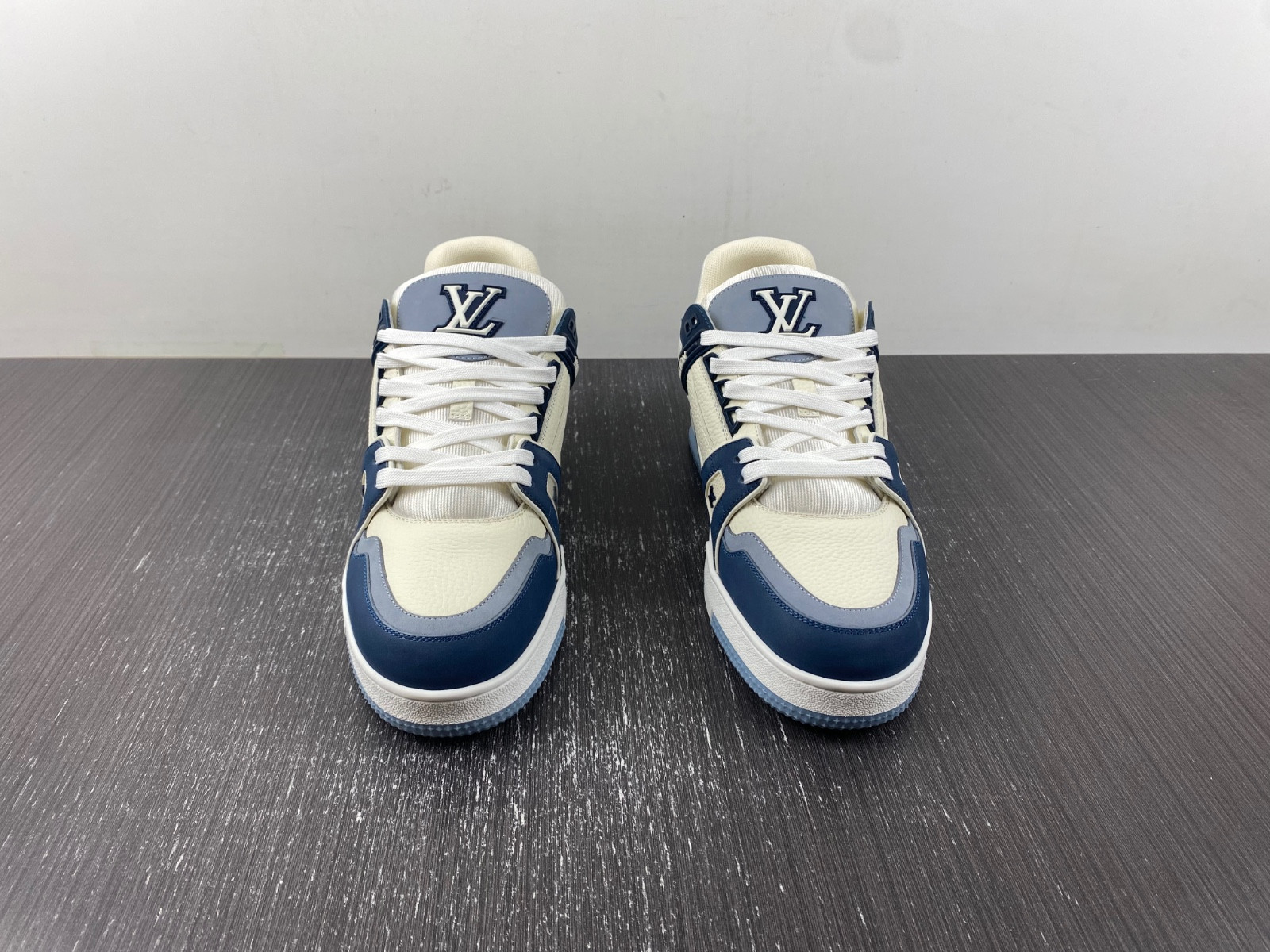 lwe sneaker