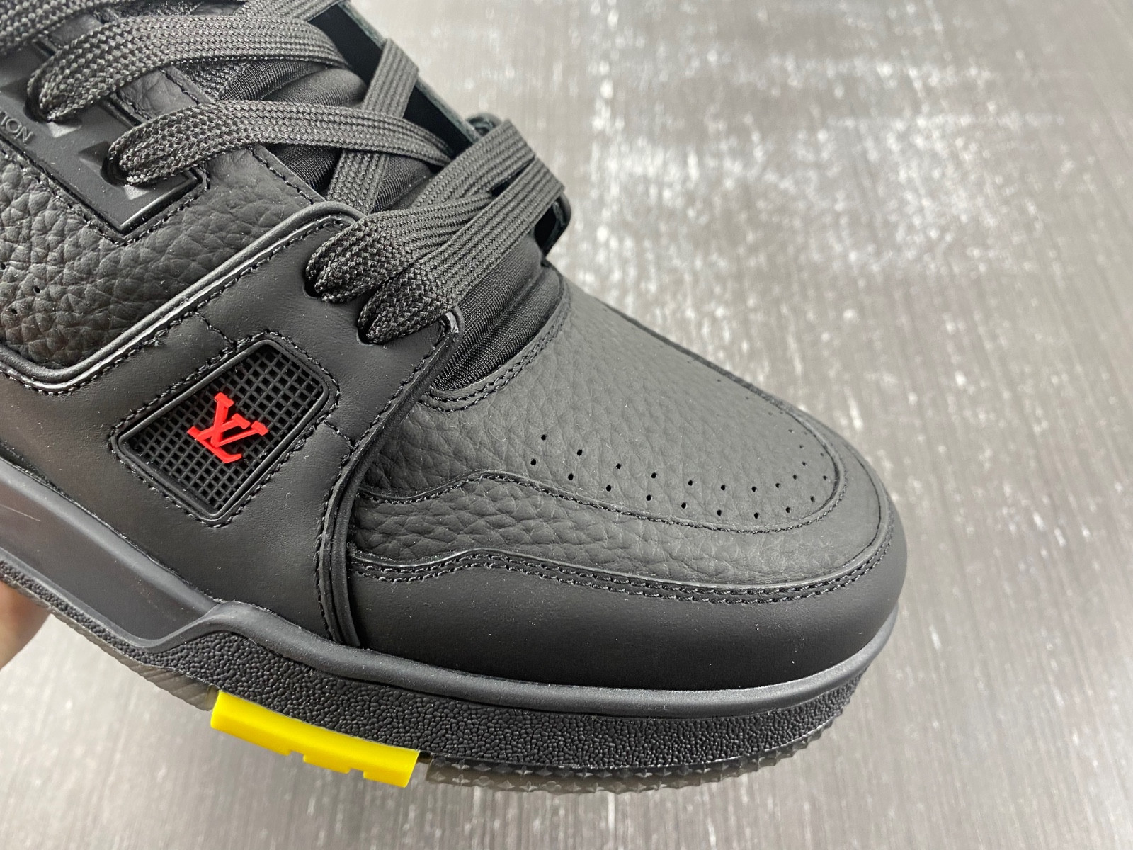 lwe sneaker
