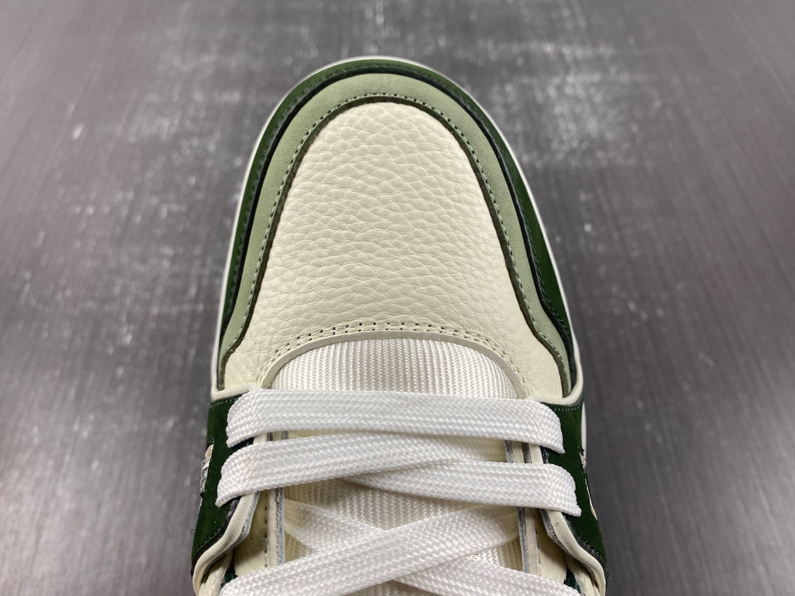 lwe sneaker