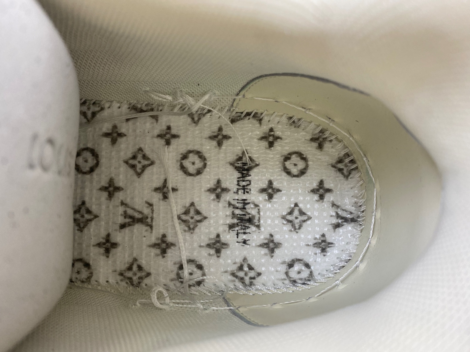 lwe sneaker