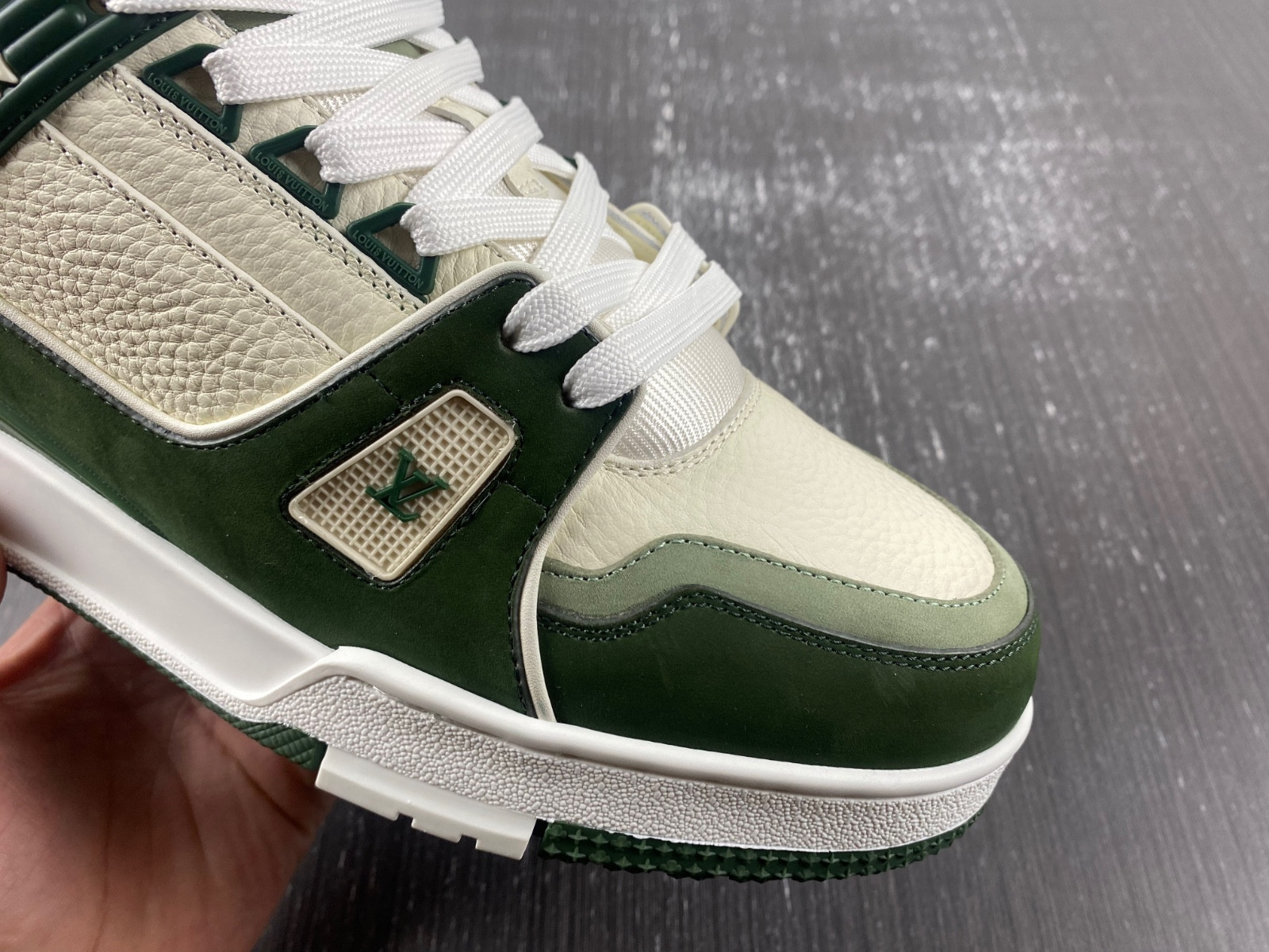 lwe sneaker