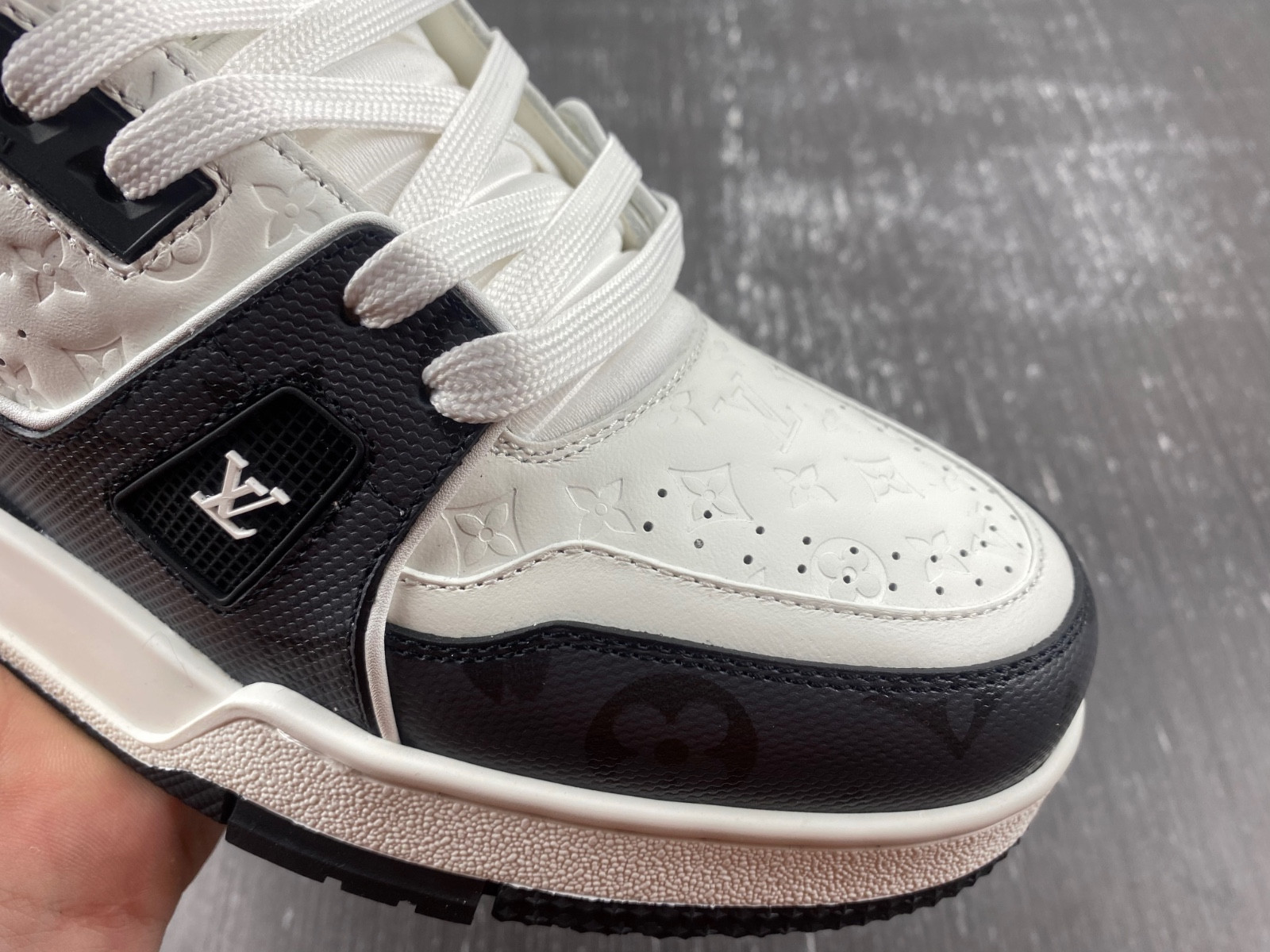 lwe sneaker