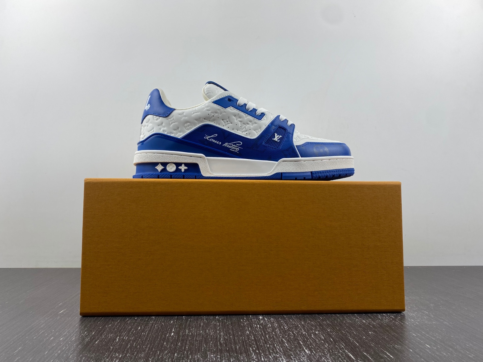lwe sneaker