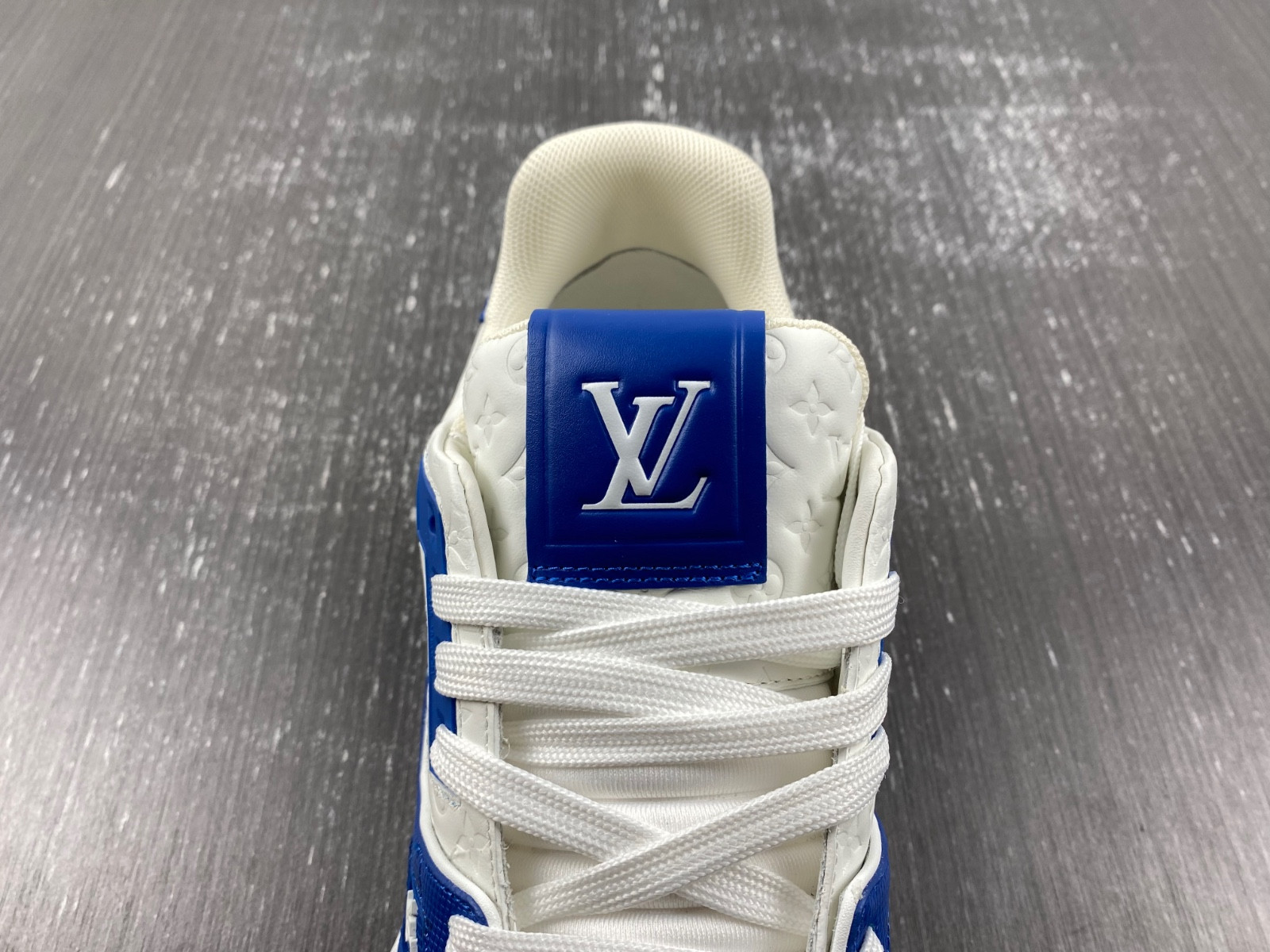 lwe sneaker