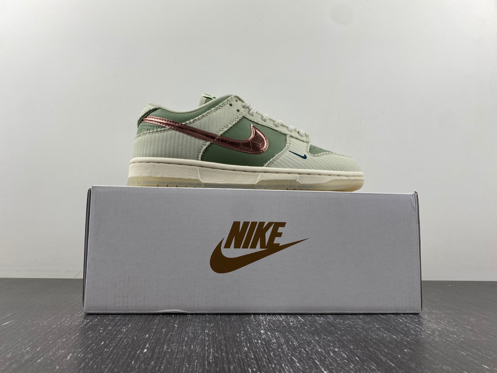 kyler murray x nike dunk low 