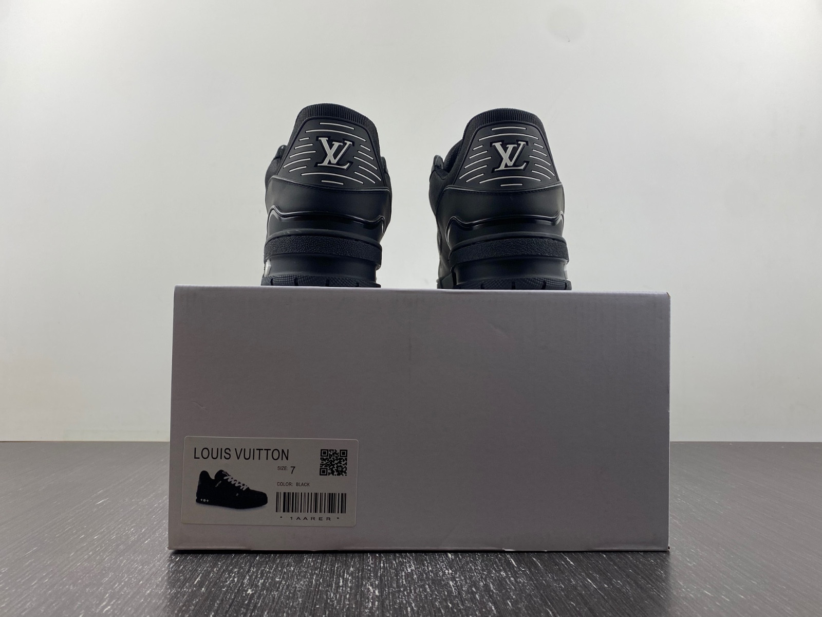 lwe sneakers