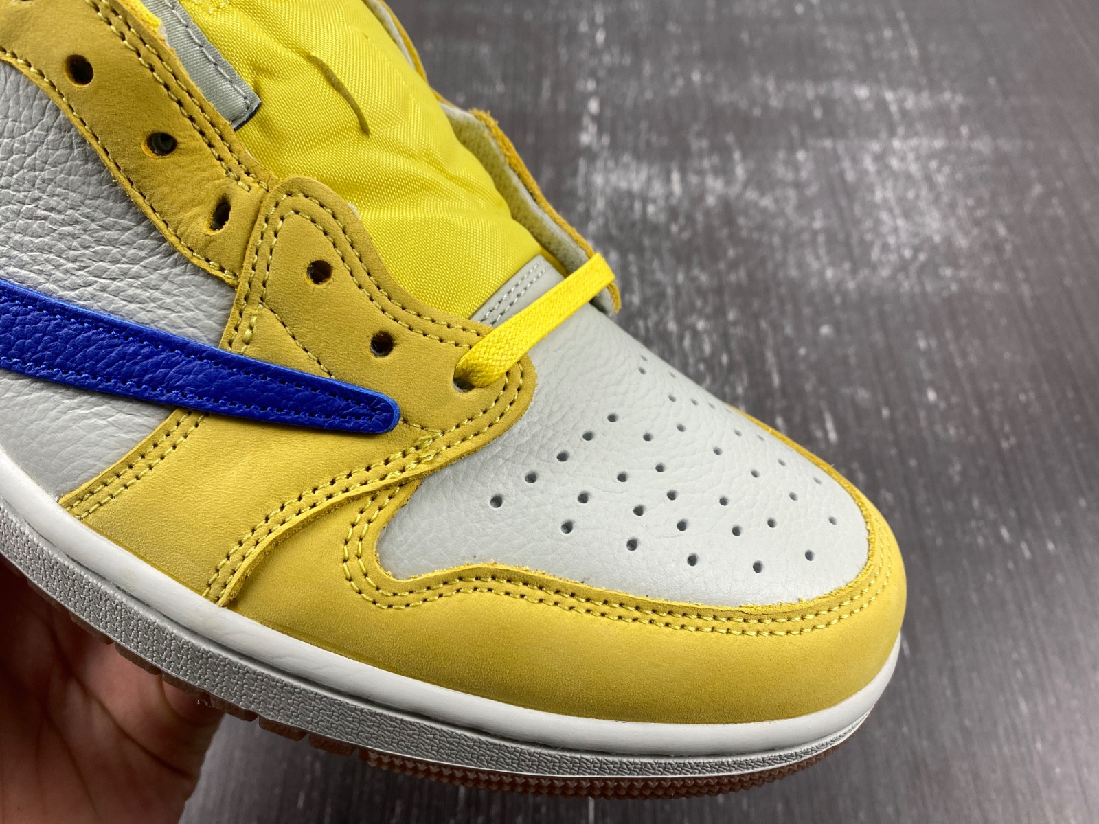 travis scott air jordan 1 low og canary dz4137-700