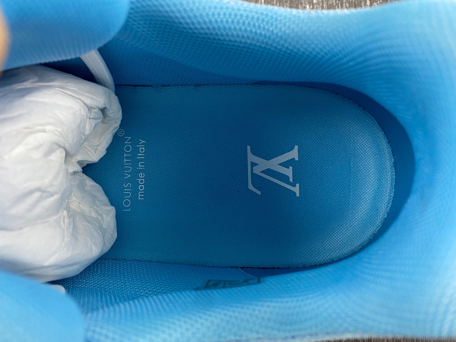 lwe sneaker