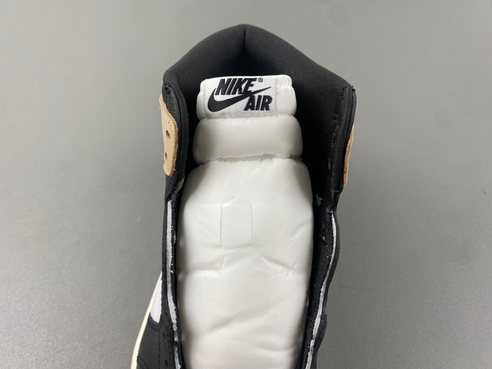 air jordan 1 high og wmns "latte" fd2596-021