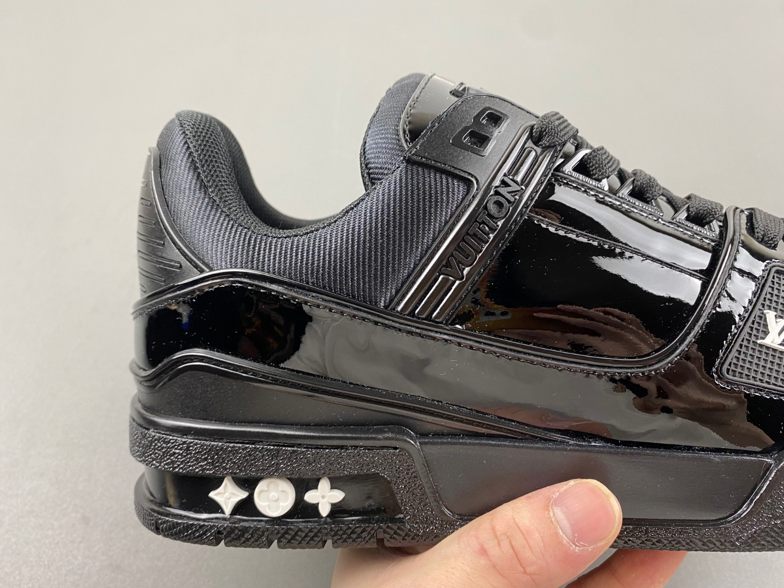 lwe sneaker