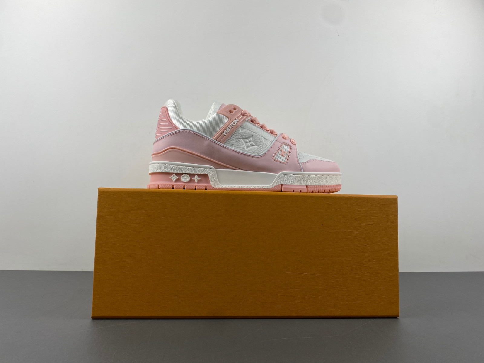 lwe sneaker