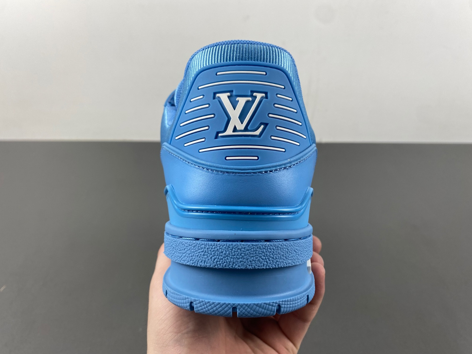 lwe sneaker