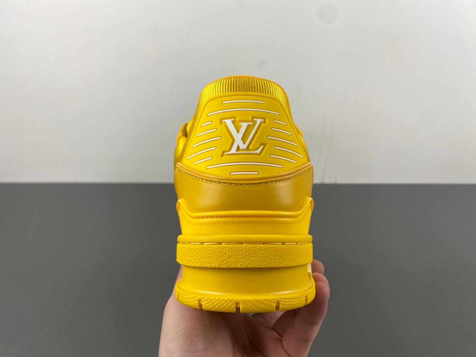 lwe sneaker
