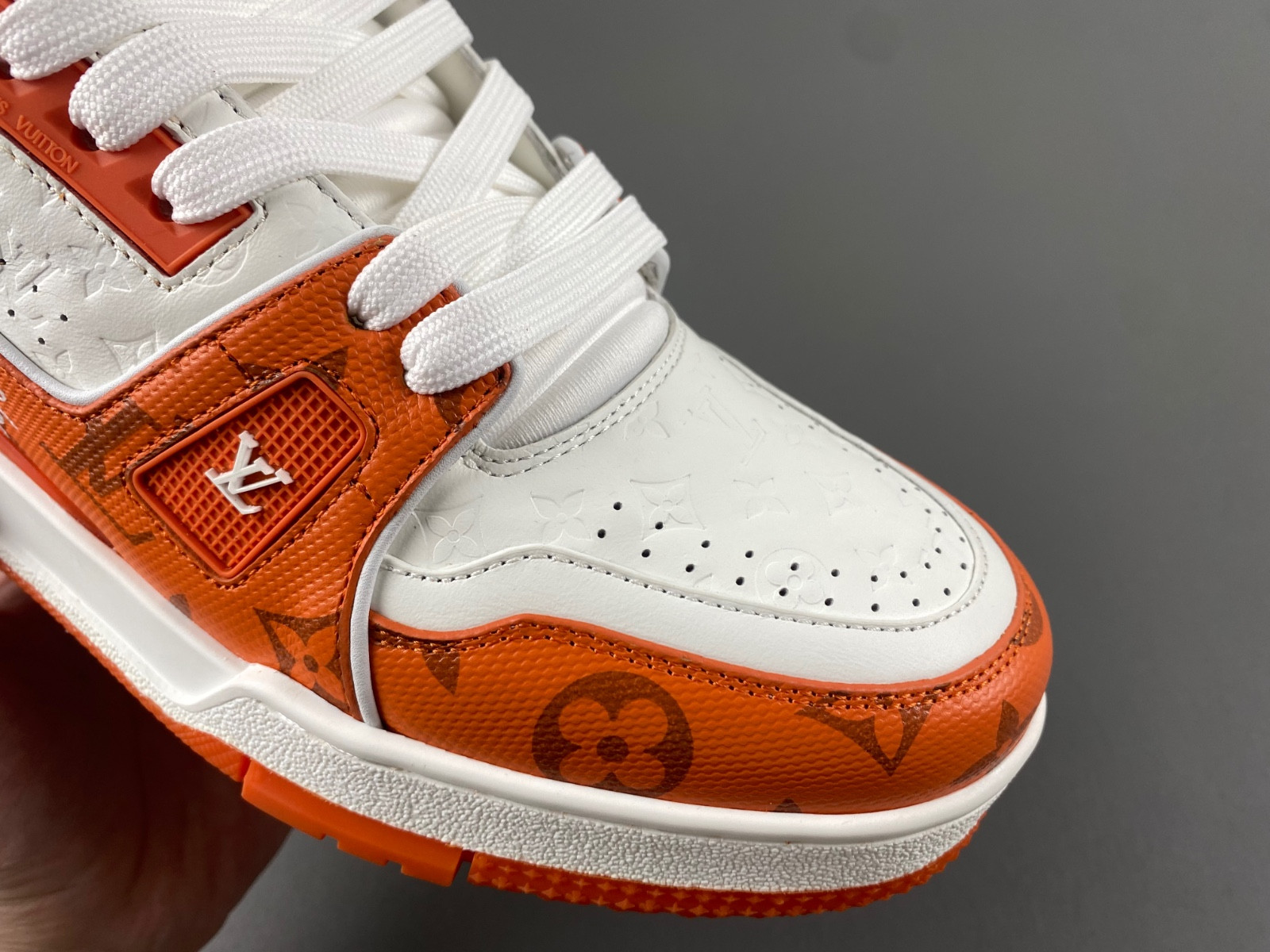lwe sneaker