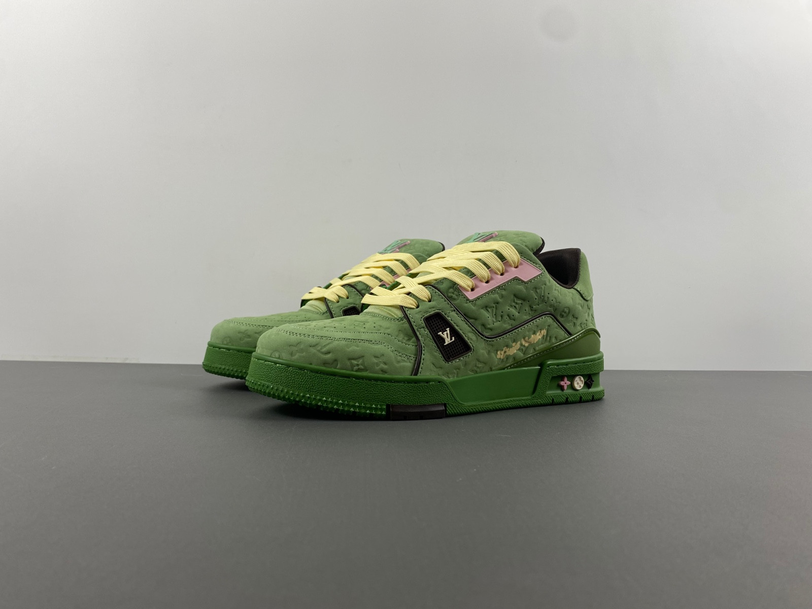 lwe sneaker