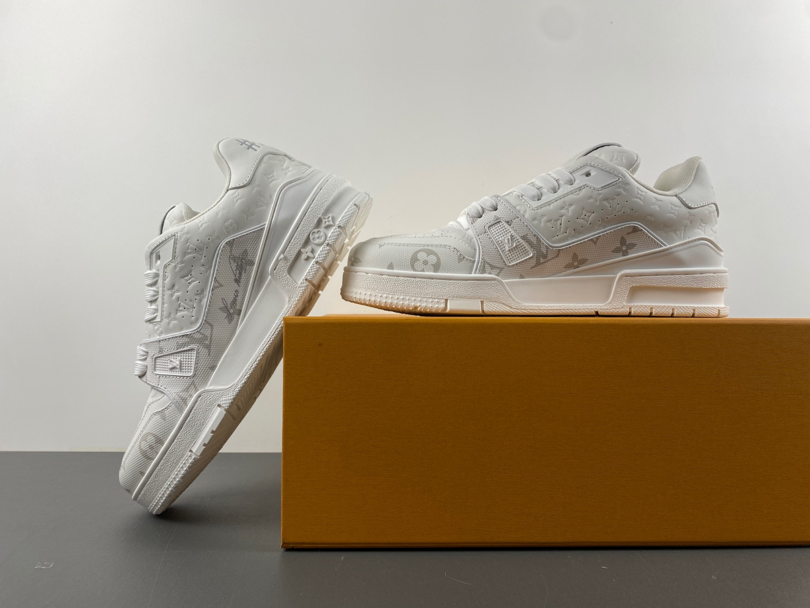 lwe sneaker