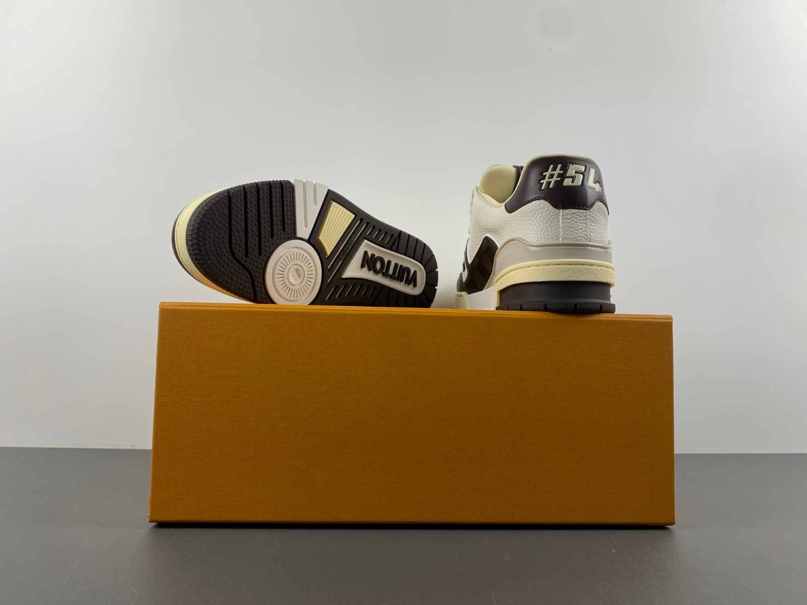 lwe sneaker