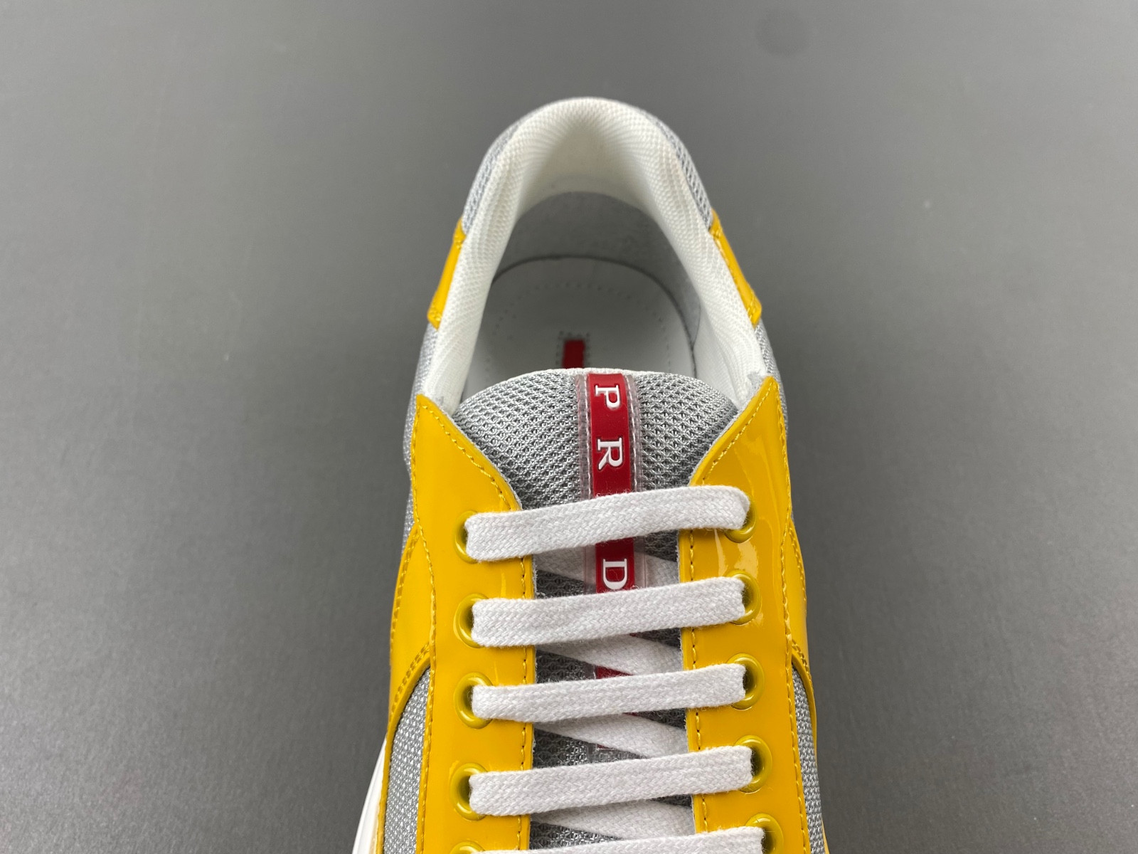 pra sneaker