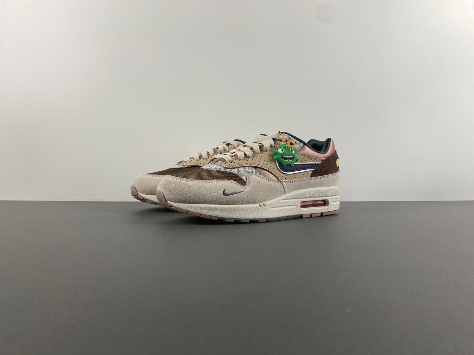nike air max 1 ''87 preM1vm university of oregon pe hq2640-200