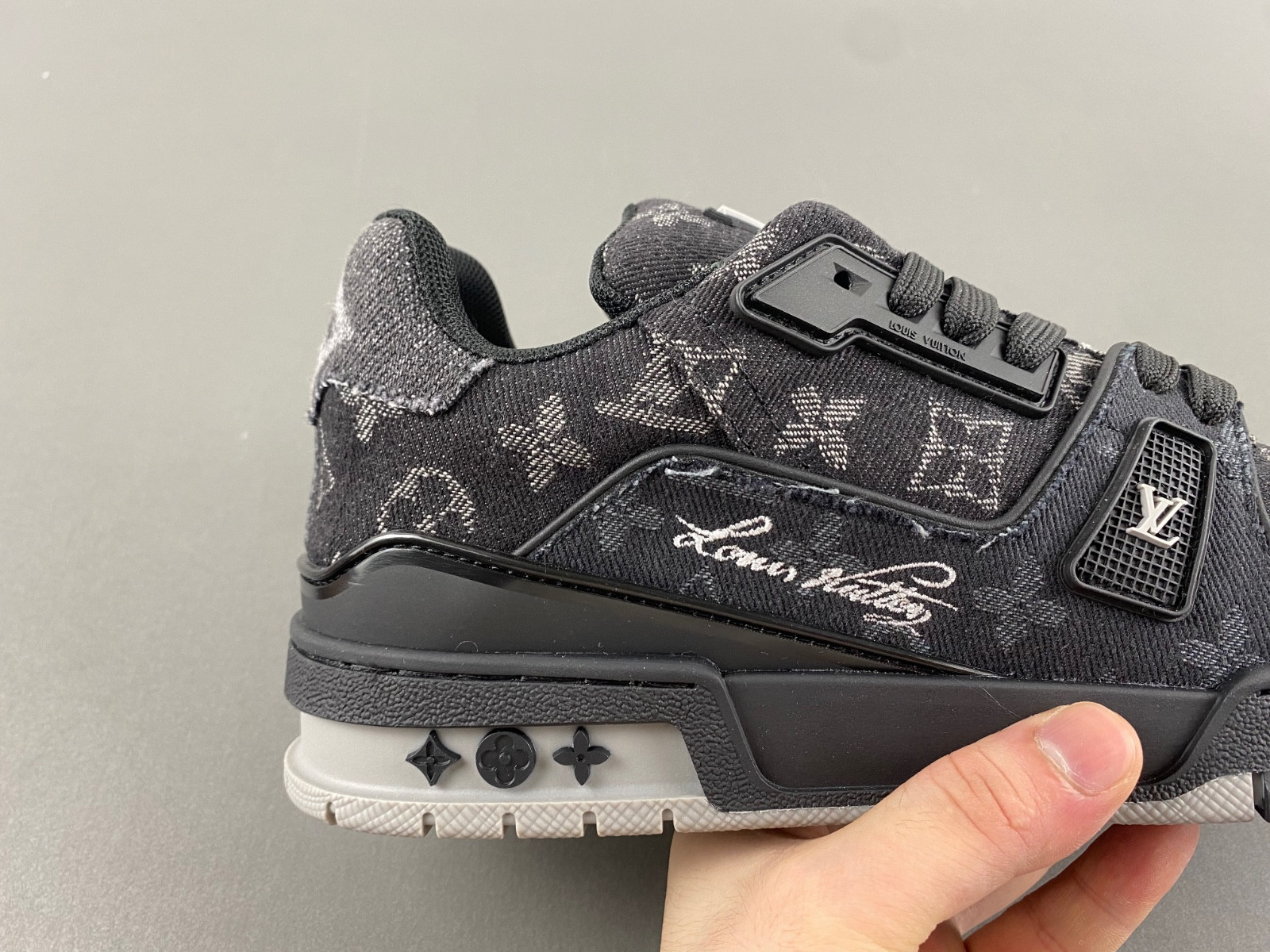 lwe sneaker
