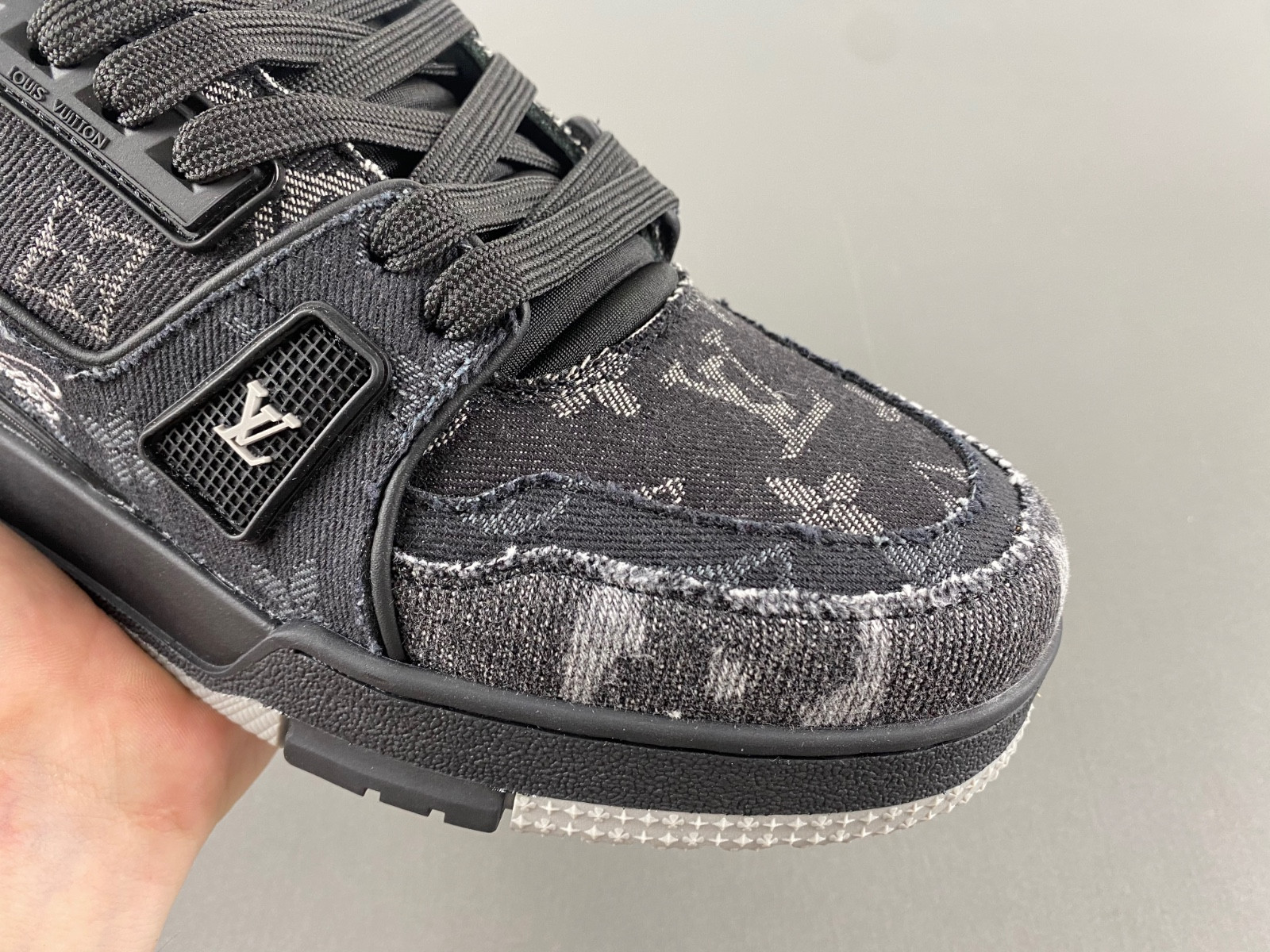 lwe sneaker