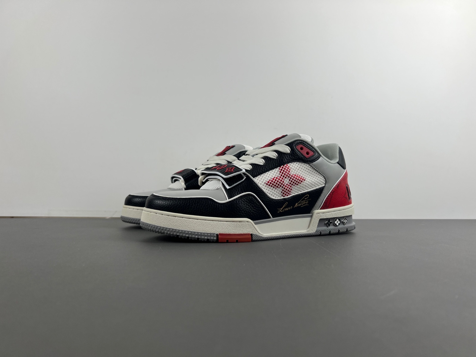 lwe sneaker