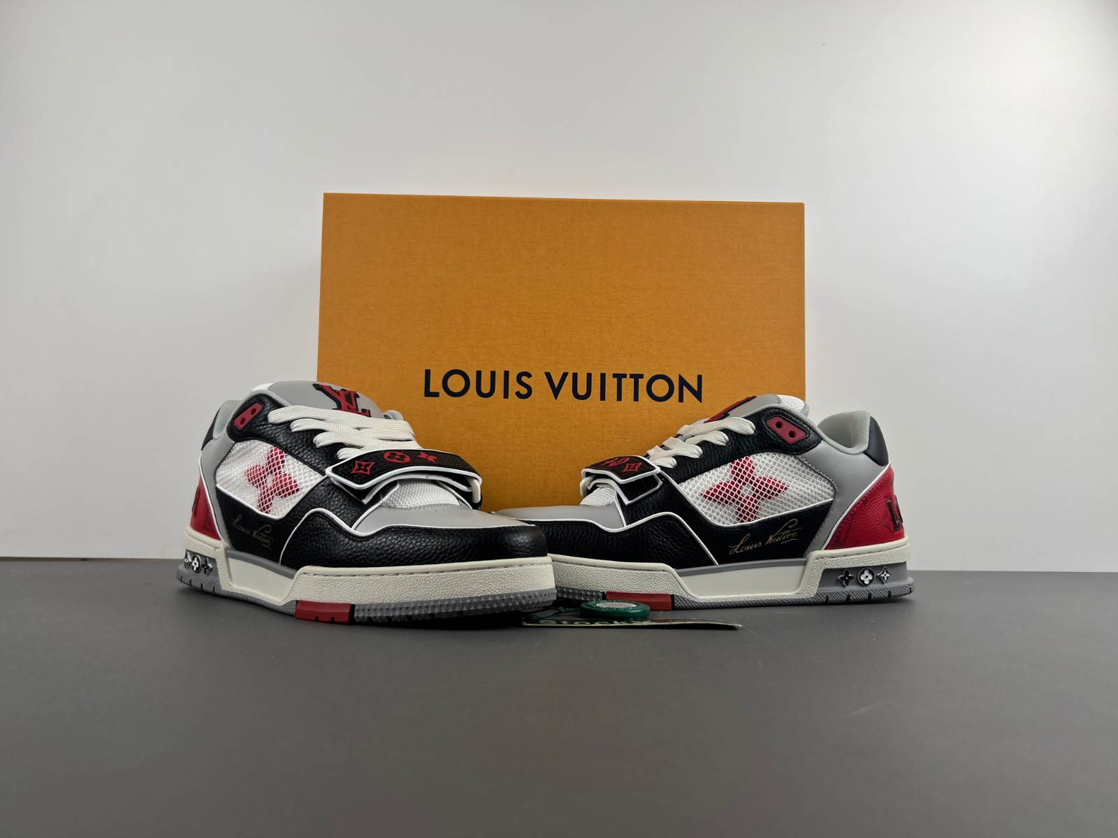 lwe sneaker