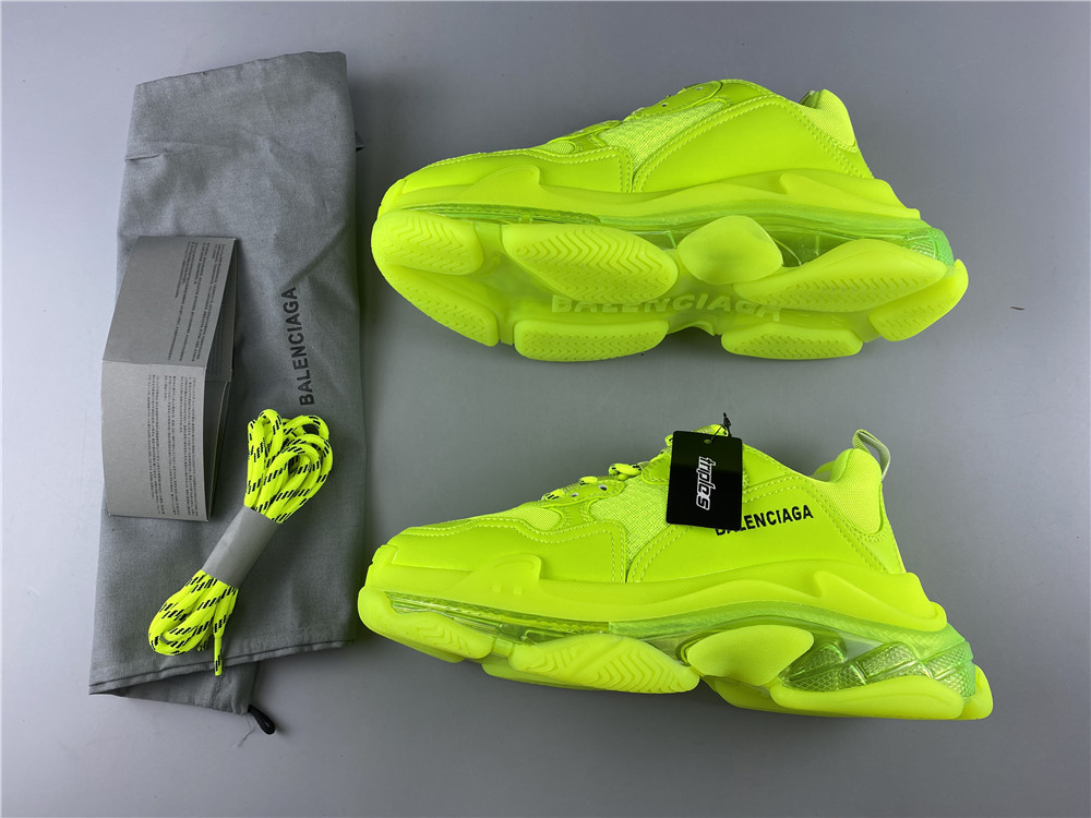 Ba*len*cia*ga triple s