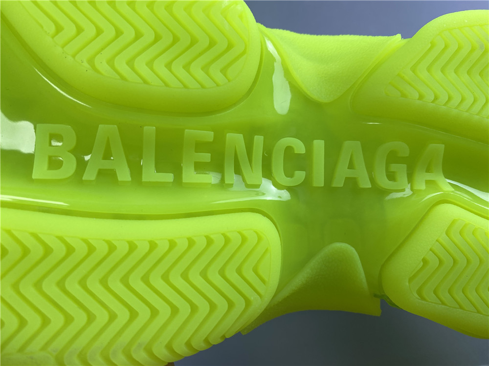 Ba*len*cia*ga triple s