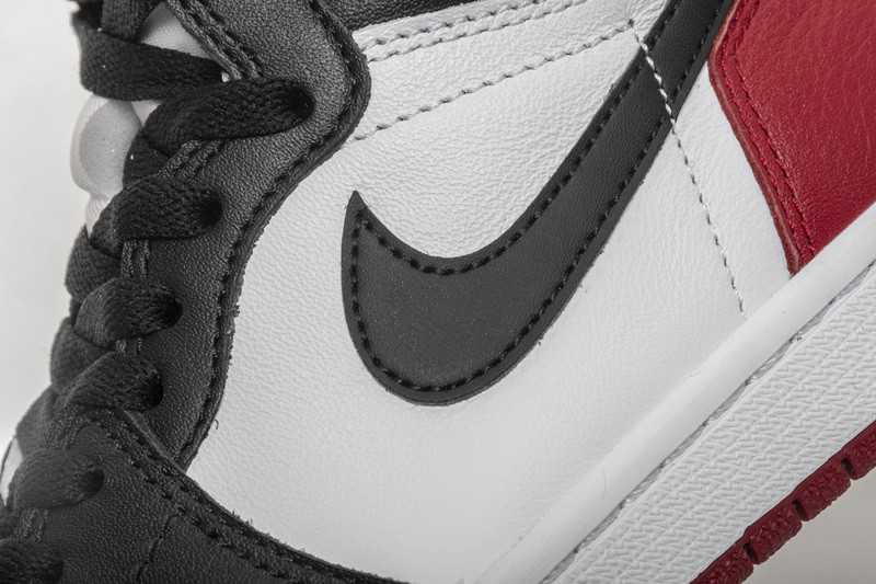 air jordan 1 retro high og black toe 555088-125